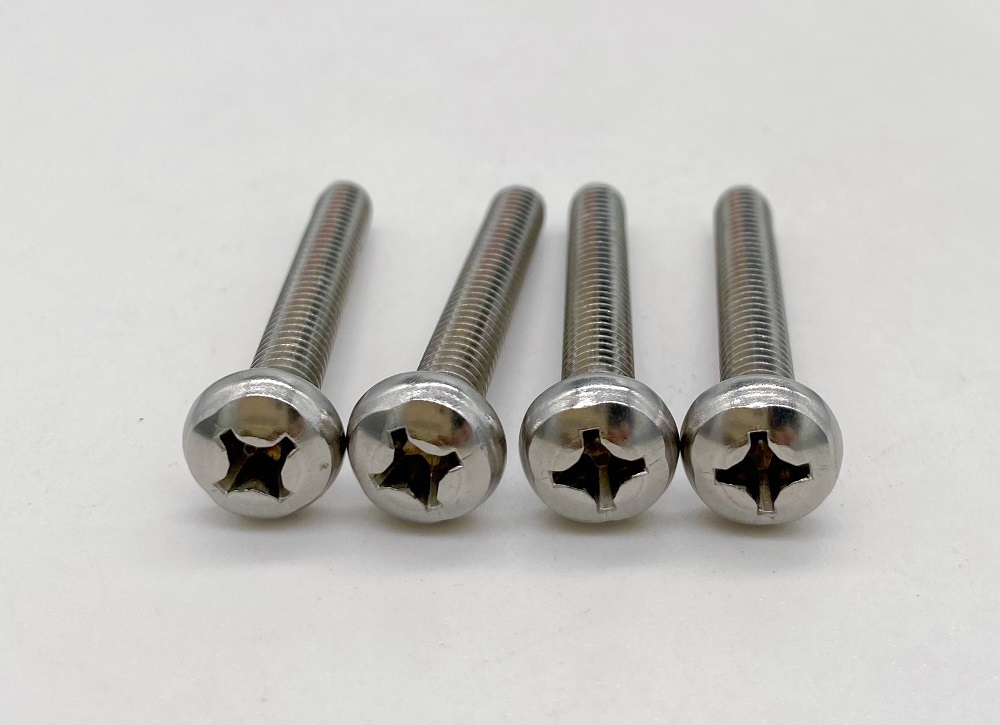 Làm thế nào để cài đặt và sử dụng DIN7985 CROSS CEMEND PAN Head Vít một cách chính xác?