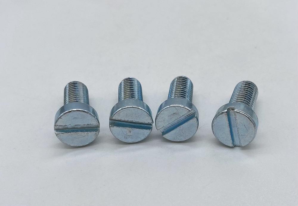 Những chiếc vít máy đầu pho mát có rãnh DIN84 được sử dụng trong các lĩnh vực nào?